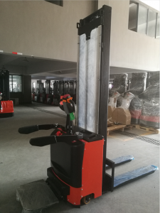 رافعة كهربائية SMITH مع دواسة 1500kg 260cm