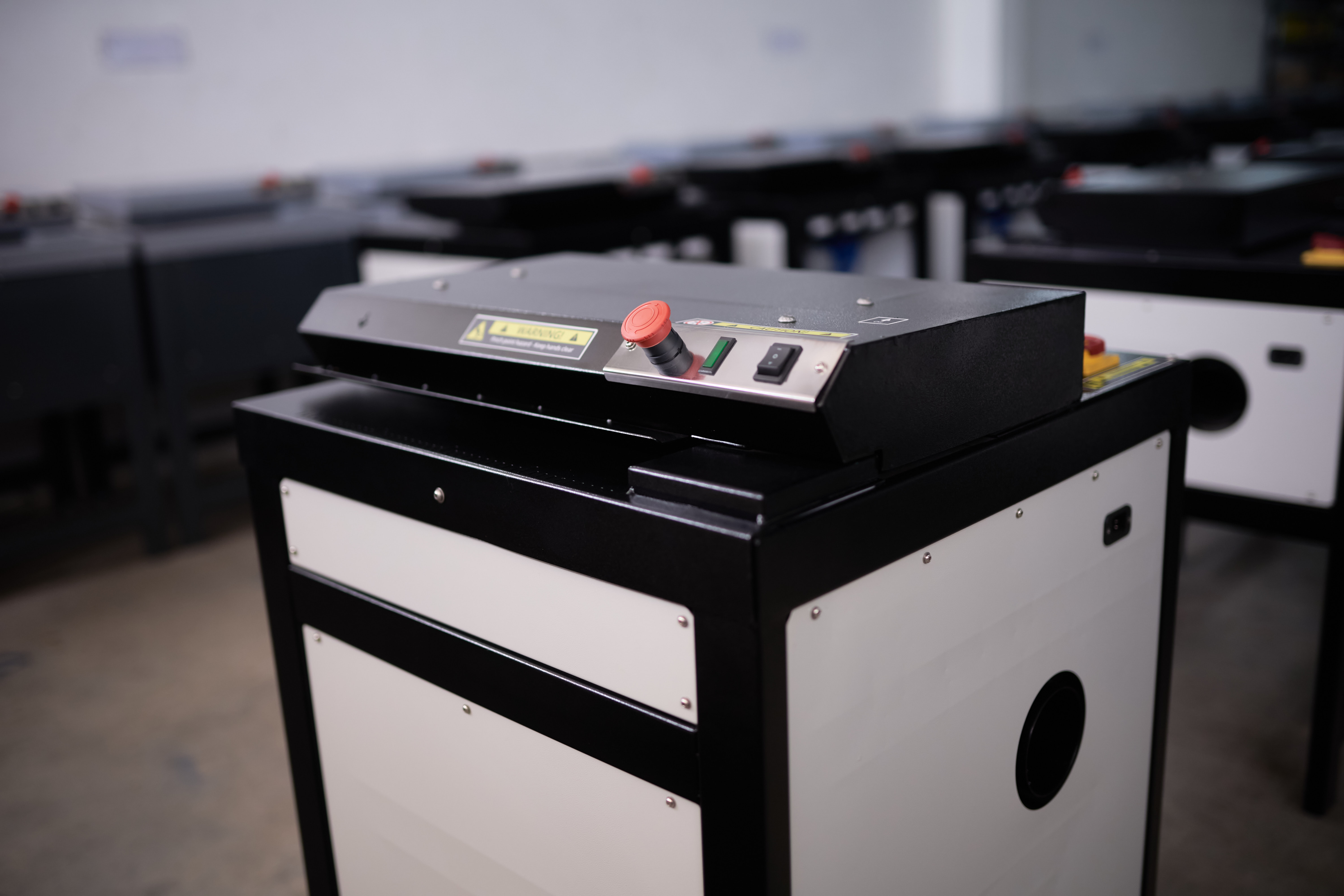 ماكينة تقطيع الكرتون GREE ES 422mm